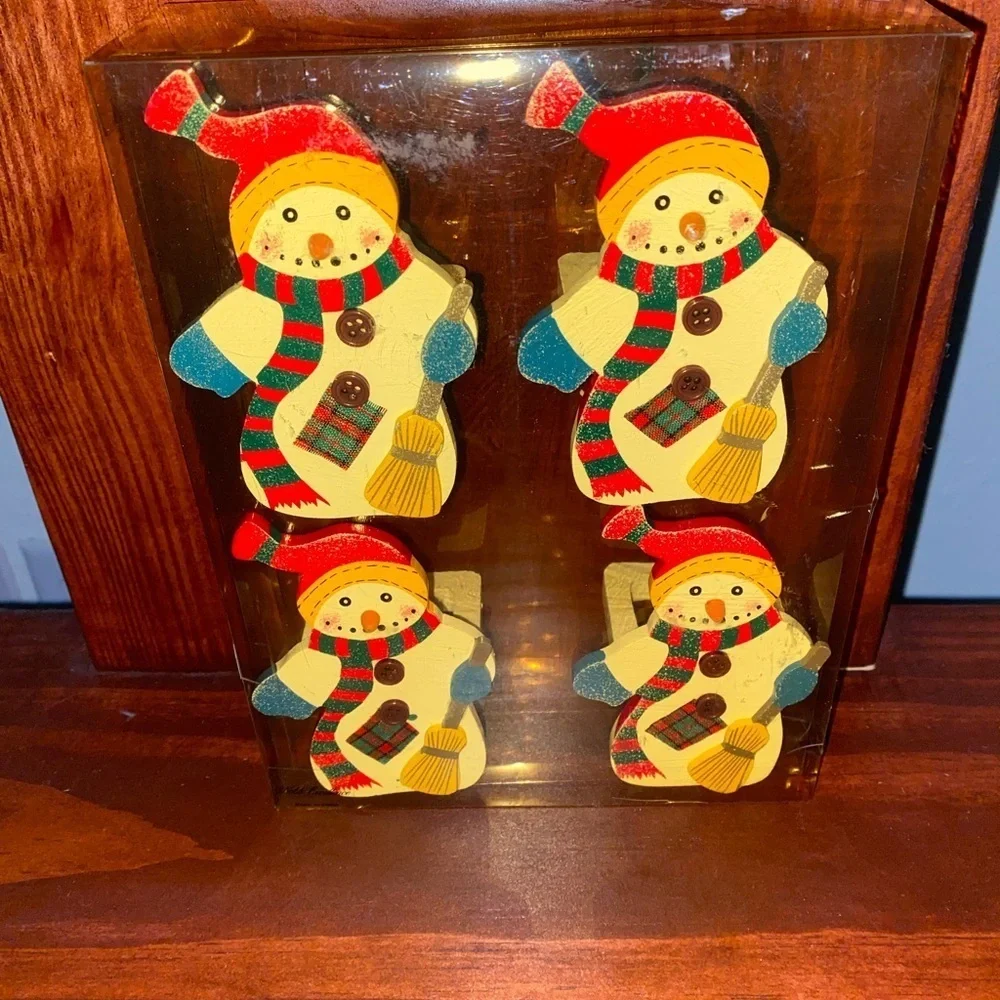Vintage Dead stock Set of 4 Wooden 4”Snowman Napkin Rings Christmas Decor